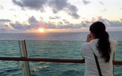 顔のくすみが夕方に目立つ原因は?